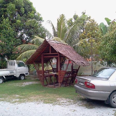 Peach Blossom Village Kuah Exterior foto