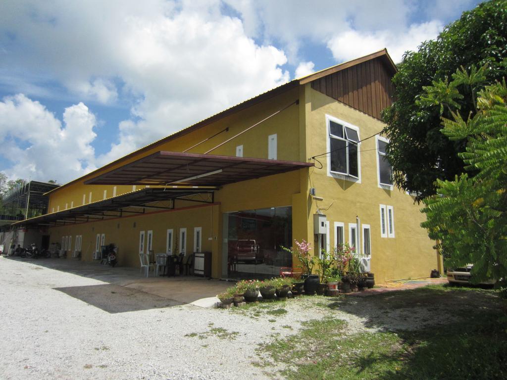 Peach Blossom Village Kuah Exterior foto